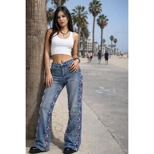 Platinum Plush Size 11 Jeans. Y2K. Pink Lace Up Details. Relaxed Leg